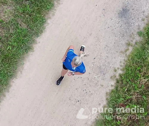 pure media solutions Visual Content: Drohnenaufnahme von einer Trainingseinheit